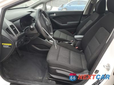 Zdjęcie 7 z 12 samochodu: 2017 KIA FORTE LX VIN:3KPFK4A77HE108612 - miniatura