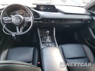 Zdjęcie 8 z 15 samochodu: 2019 MAZDA 3 VIN:JM1BPBJMXK1135534 - miniatura