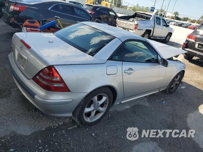 Trzecie zdjęcie samochodu z tyłu: 2003 MERCEDES-BENZ SLK 320 VIN:WDBKK65F33F286140 - miniatura