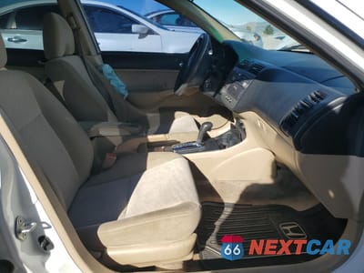 Zdjęcie 7 z 12 samochodu: 2004 HONDA CIVIC HYBRID VIN:JHMES96644S022785 - miniatura