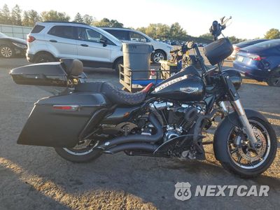 2017 HARLEY-DAVIDSON FLHR ROAD KING 1HD1FBC16HB666412 - główne zdjęcie licytacji z USA - miniatura