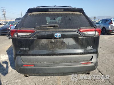 Zdjęcie 6 z 16 samochodu: 2020 TOYOTA RAV4 XLE VIN:2T3RWRFV3LW050534 - miniatura
