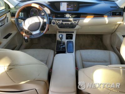 Zdjęcie 8 z 13 samochodu: 2013 LEXUS ES 300H VIN:JTHBW1GG8D2038455 - miniatura