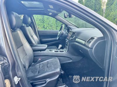 Piąte zdjęcie samochodu w środku: 2020 JEEP GRAND CHEROKEE LAREDO VIN:1C4RJFAG0LC147151 - miniatura