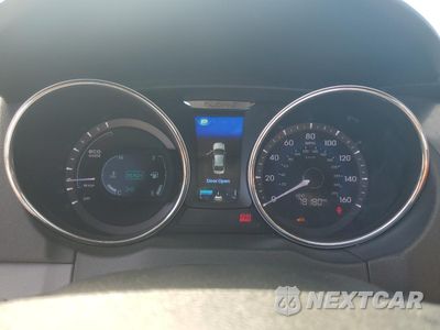 Zdjęcie 9 z 12 samochodu: 2013 HYUNDAI SONATA HYBRID VIN:KMHEC4A40DA101475 - miniatura