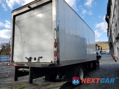 Trzecie zdjęcie samochodu z tyłu: 2019 ISUZU FTR REFRIGERATED BOX TRUCK VIN:54DK6S162KSG00238 - miniatura