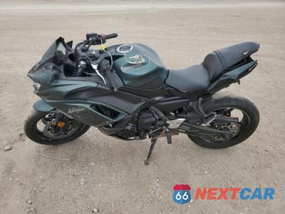 Trzecie zdjęcie samochodu z tyłu: 2025 KAWASAKI EX650 P VIN:ML5EXEP11SDAG4789 - miniatura