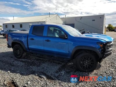 Czwarte zdjęcie samochodu z boku: 2024 CHEVROLET COLORADO TRAIL BOSS VIN:1GCPTEEK1R1231865 - miniatura