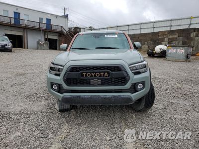 Piąte zdjęcie samochodu w środku: 2023 TOYOTA TACOMA DOUBLE CAB VIN:3TMCZ5AN3PM605597 - miniatura