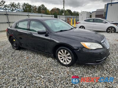 Czwarte zdjęcie samochodu z boku: 2012 CHRYSLER 200 LX VIN:1C3CCBAB2CN172378 - miniatura