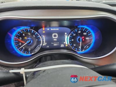 Zdjęcie 9 z 12 samochodu: 2023 CHRYSLER PACIFICA LIMITED VIN:2C4RC3GGXPR570459 - miniatura