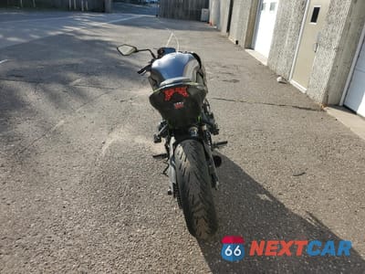 Czwarte zdjęcie samochodu z boku: 2020 KAWASAKI ZR900 F VIN:ML5ZRDF17LDA38520 - miniatura