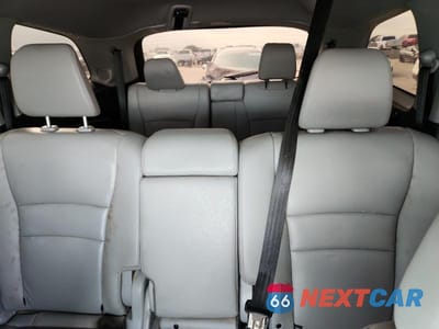 Zdjęcie 10 z 14 samochodu: 2019 HONDA PILOT TOURING AWD 8-PASS VIN:5FNYF6H96KB019549 - miniatura