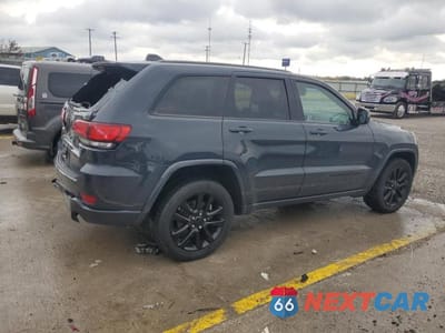 Trzecie zdjęcie samochodu z tyłu: 2018 JEEP GRAND CHEROKEE LAREDO VIN:1C4RJFAG2JC348627 - miniatura