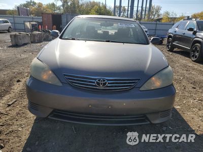 Piąte zdjęcie samochodu w środku: 2006 TOYOTA CAMRY LE VIN:4T1BE32K56U641913 - miniatura