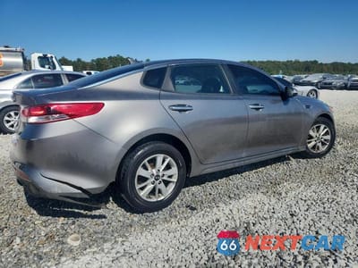 Trzecie zdjęcie samochodu z tyłu: 2018 KIA OPTIMA LX VIN:5XXGT4L39JG232650 - miniatura