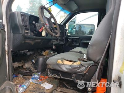 Zdjęcie 7 z 12 samochodu: 2004 CHEVROLET C7500 C7C042 VIN:1GBK7C1C44F505044 - miniatura