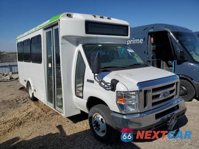 2017 FORD ECONOLINE E450 SUPER DUTY CUTAWAY VAN 1FDFE4FS4HDC26571 - główne zdjęcie licytacji z USA - miniatura