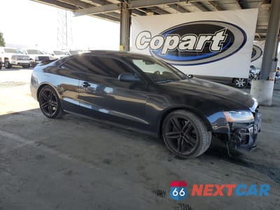 Czwarte zdjęcie samochodu z boku: 2010 AUDI S5 PREMIUM PLUS VIN:WAUCVAFR3AA003638 - miniatura