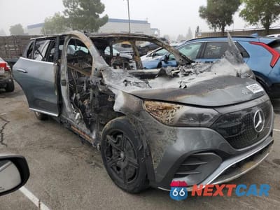 Czwarte zdjęcie samochodu z boku: 2023 MERCEDES-BENZ EQE SUV 500 4MATIC VIN:4JGGM2CB4PA039797 - miniatura