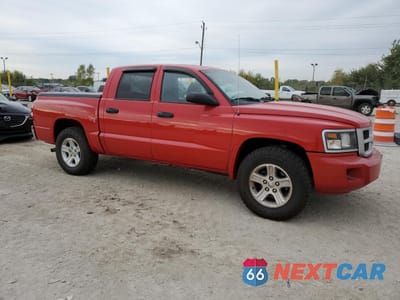 Czwarte zdjęcie samochodu z boku: 2011 DODGE DAKOTA SLT VIN:1D7RE3GK6BS653608 - miniatura