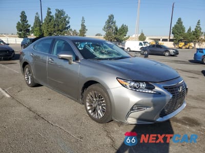 Czwarte zdjęcie samochodu z boku: 2018 LEXUS ES 350 VIN:58ABK1GG5JU101514 - miniatura