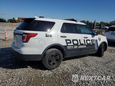 Trzecie zdjęcie samochodu z tyłu: 2017 FORD EXPLORER POLICE INTERCEPTOR VIN:1FM5K8AR5HGD06539 - miniatura