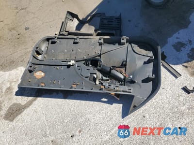 Zdjęcie 12 z 14 samochodu: 1999 CHEVROLET MONTE CARLO LS VIN:2G1WW12M2X9219727 - miniatura