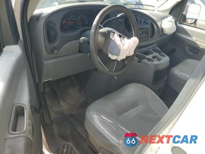 Zdjęcie 8 z 13 samochodu: 2004 FORD ECONOLINE E150 VAN VIN:1FTRE14W84HA55719 - miniatura