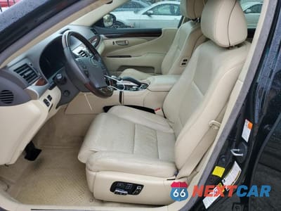 Zdjęcie 7 z 12 samochodu: 2016 LEXUS LS 460 VIN:JTHBL5EF9G5139713 - miniatura