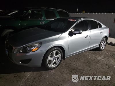 2013 VOLVO S60 T5 YV1612FS2D2189394 - główne zdjęcie licytacji z USA - miniatura