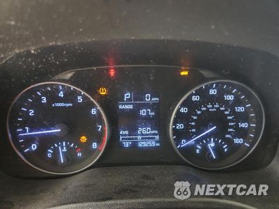 Zdjęcie 9 z 15 samochodu: 2017 HYUNDAI ELANTRA SE VIN:5NPD74LF2HH086799 - miniatura