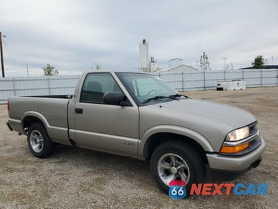 Czwarte zdjęcie samochodu z boku: 2002 CHEVROLET S TRUCK S10 VIN:1GCCS14W228192389 - miniatura