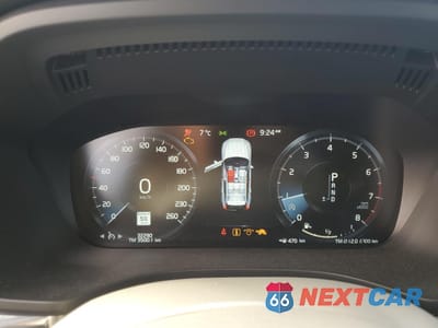 Zdjęcie 9 z 15 samochodu: 2021 VOLVO XC60 T6 MOMENTUM VIN:LYVA22RKXMB873049 - miniatura
