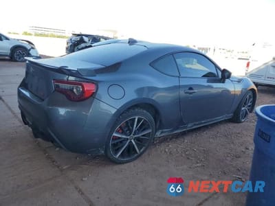 Trzecie zdjęcie samochodu z tyłu: 2020 TOYOTA 86 GT VIN:JF1ZNAE18L9752308 - miniatura