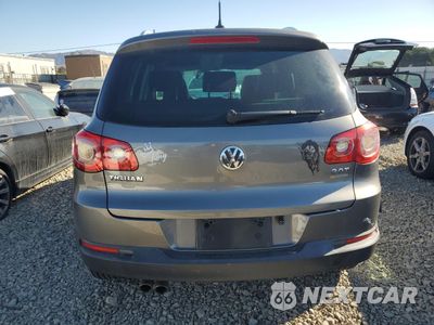 Zdjęcie 6 z 13 samochodu: 2011 VOLKSWAGEN TIGUAN S VIN:WVGAV7AX9BW511129 - miniatura