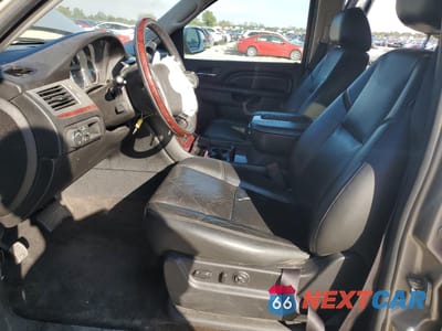 Zdjęcie 7 z 15 samochodu: 2013 CADILLAC ESCALADE LUXURY VIN:1GYS4BEF3DR145843 - miniatura