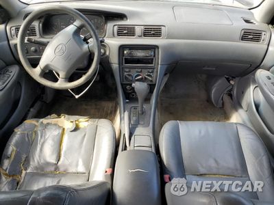 Zdjęcie 8 z 14 samochodu: 2000 TOYOTA CAMRY LE VIN:JT2BG28K5Y0402428 - miniatura