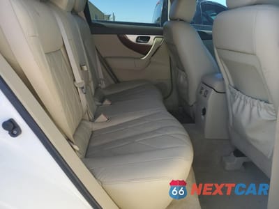 Zdjęcie 10 z 13 samochodu: 2016 INFINITI QX70 VIN:JN8CS1MWXGM750010 - miniatura