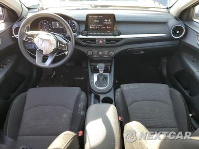 Zdjęcie 8 z 12 samochodu: 2024 KIA FORTE VIN:3KPF24AD8RE743880 - miniatura