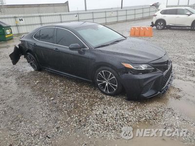 Czwarte zdjęcie samochodu z boku: 2018 TOYOTA CAMRY SE VIN:4T1B11HK2JU607816 - miniatura
