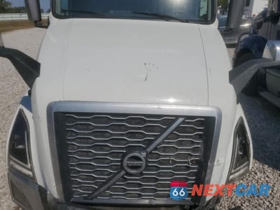 Zdjęcie 7 z 10 samochodu: 2022 VOLVO VN VNL VIN:4V4NC9EH2NN610612 - miniatura