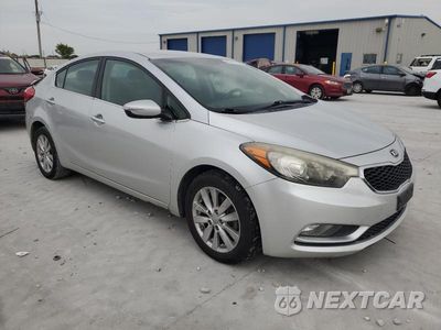 Czwarte zdjęcie samochodu z boku: 2014 KIA FORTE EX VIN:KNAFX4A88E5111548 - miniatura