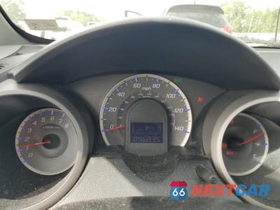 Zdjęcie 9 z 13 samochodu: 2010 HONDA FIT VIN:JHMGE8H28AS000725 - miniatura