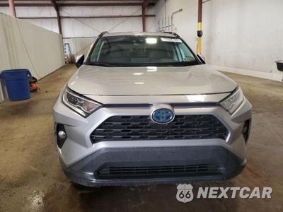 Piąte zdjęcie samochodu w środku: 2020 TOYOTA RAV4 XLE VIN:2T3RWRFV5LW085026 - miniatura