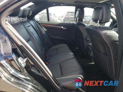 Zdjęcie 10 z 12 samochodu: 2011 MERCEDES-BENZ C 300 4MATIC VIN:WDDGF8BB1BR144848 - miniatura