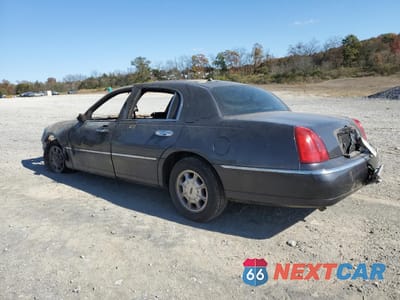Drugie zdjęcie samochodu z przodu: 2002 LINCOLN TOWN CAR SIGNATURE VIN:1LNHM82W92Y662036 - miniatura