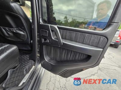 Zdjęcie 6 z 13 samochodu: 2005 MERCEDES-BENZ G 500 VIN:WDCYR49E85X158464 - miniatura