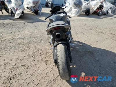 Czwarte zdjęcie samochodu z boku: 2009 HONDA CBR600 RR VIN:JH2PC400X9K200602 - miniatura