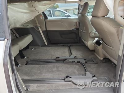 Zdjęcie 11 z 16 samochodu: 2015 TOYOTA SIENNA XLE VIN:5TDYK3DC3FS634959 - miniatura
